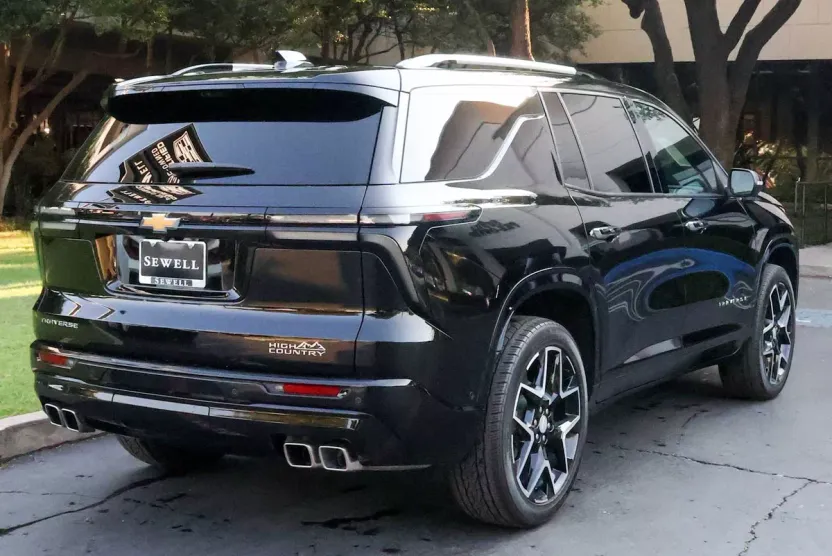 2025 Chevrolet Traverse High Country photo 1
