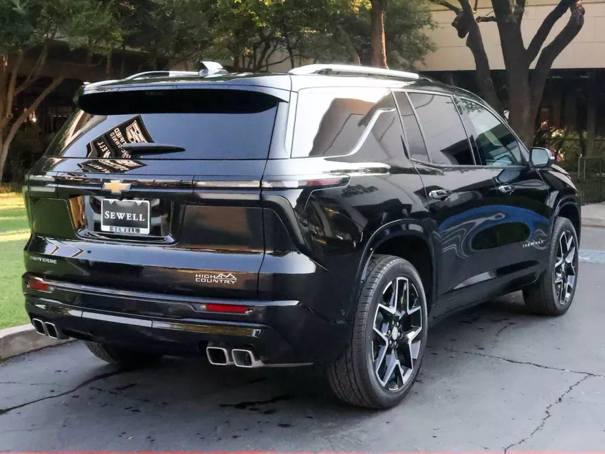 2025 Chevrolet Traverse High Country photo 1