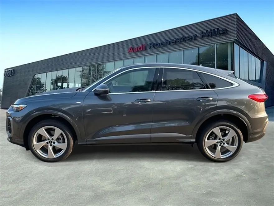 2025 Audi Q5 Sportback Premium Plus photo 1
