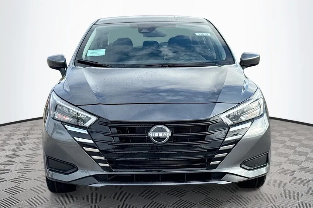 2025 Nissan Versa 1.6 SV photo 1