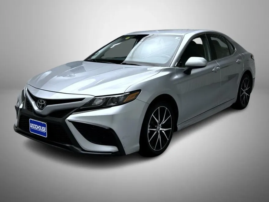 2024 Toyota Camry SE photo 1