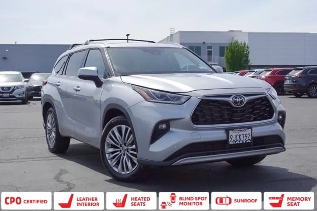 2024 Toyota Highlander Platinum photo 1