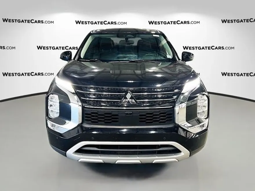 2022 Mitsubishi Outlander SE photo 1