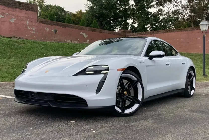 2024 Porsche Taycan 4S photo 1