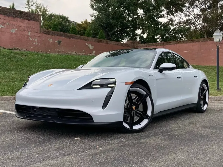 2024 Porsche Taycan 4S photo 1