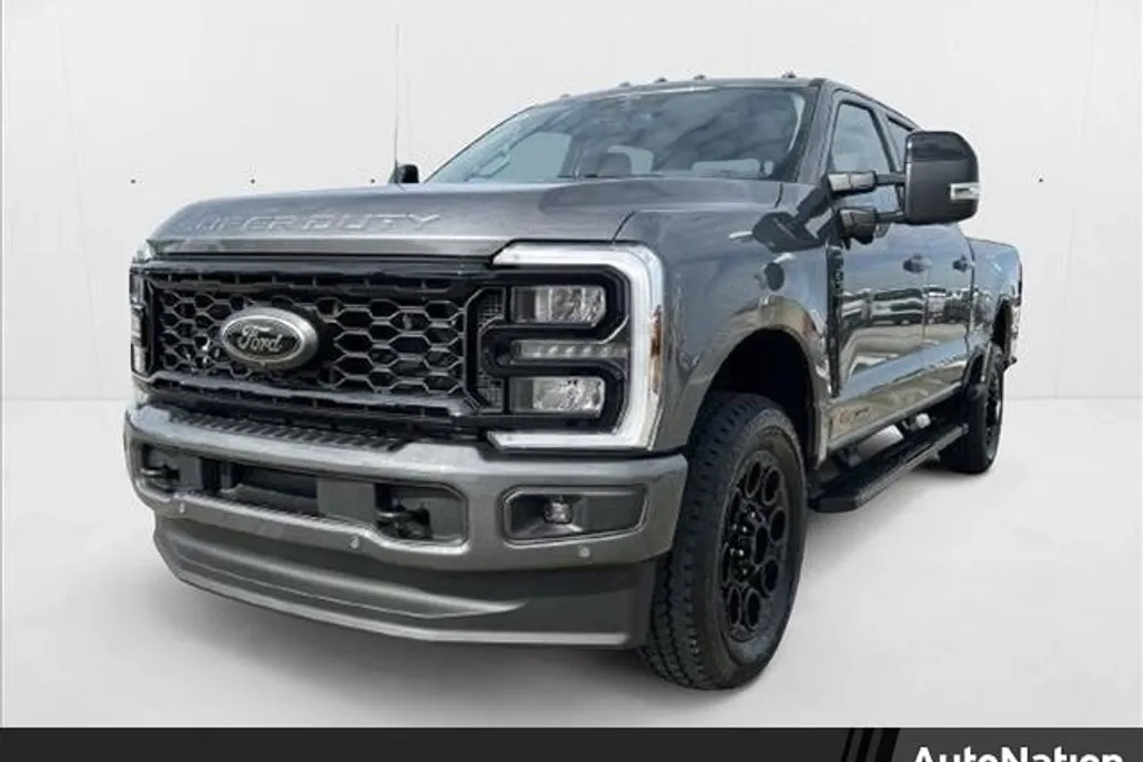 2025 Ford F-350 Platinum photo 1