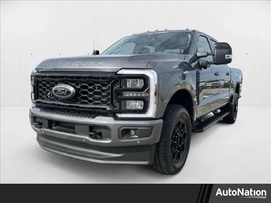2025 Ford F-350 Platinum photo 1
