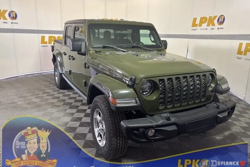2021 Jeep Gladiator Sport Freedom photo 1