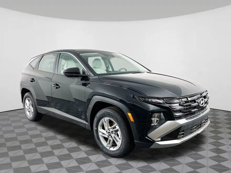 2025 Hyundai Tucson SE photo 1