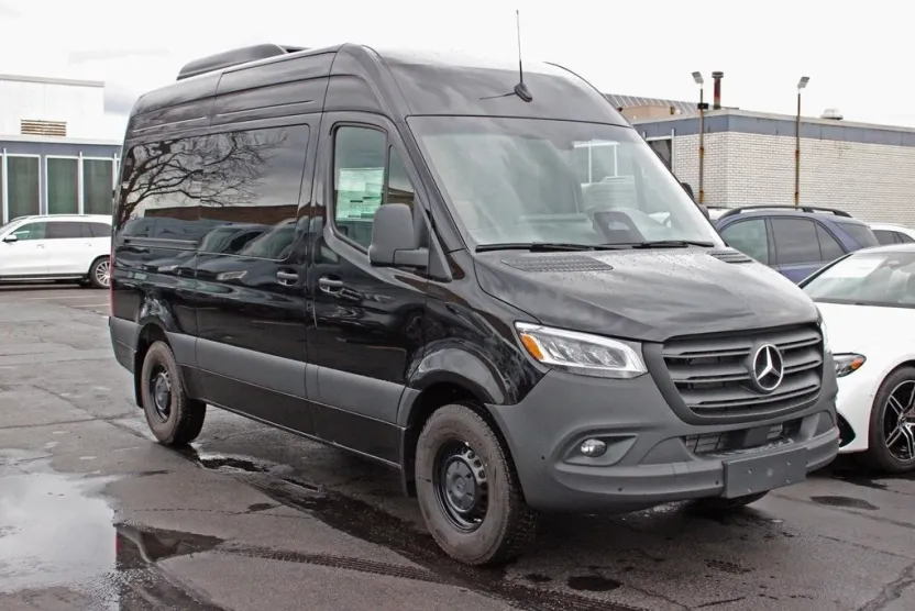2025 Mercedes Benz Sprinter 2500 144 WB photo 1