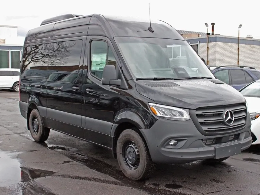 2025 Mercedes Benz Sprinter 2500 144 WB photo 1
