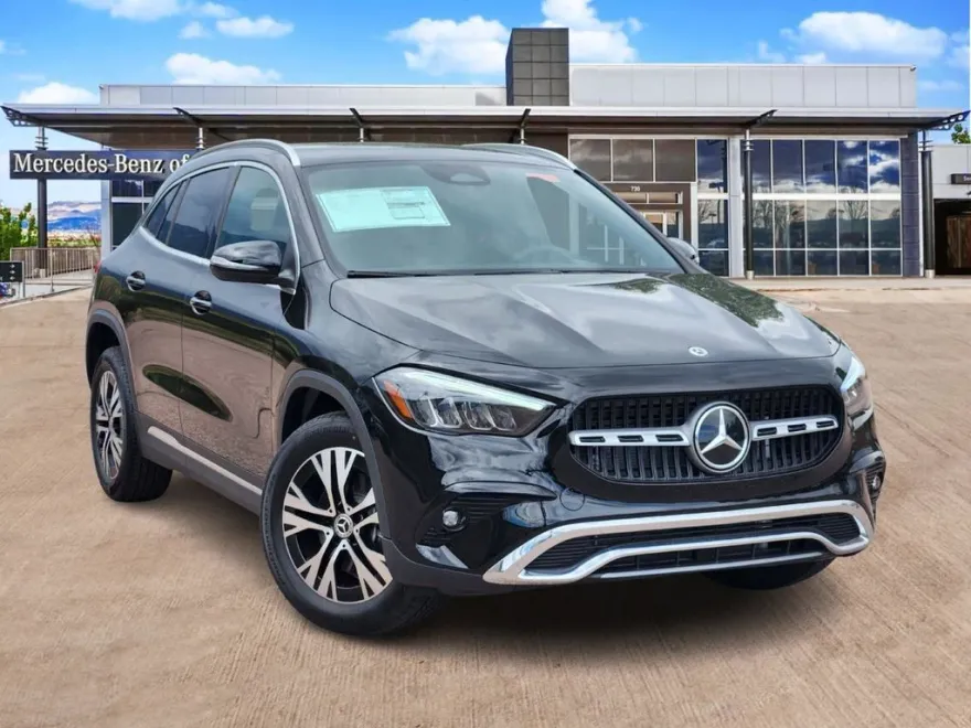 2026 Mercedes Benz GLA 250 4MATIC photo 1