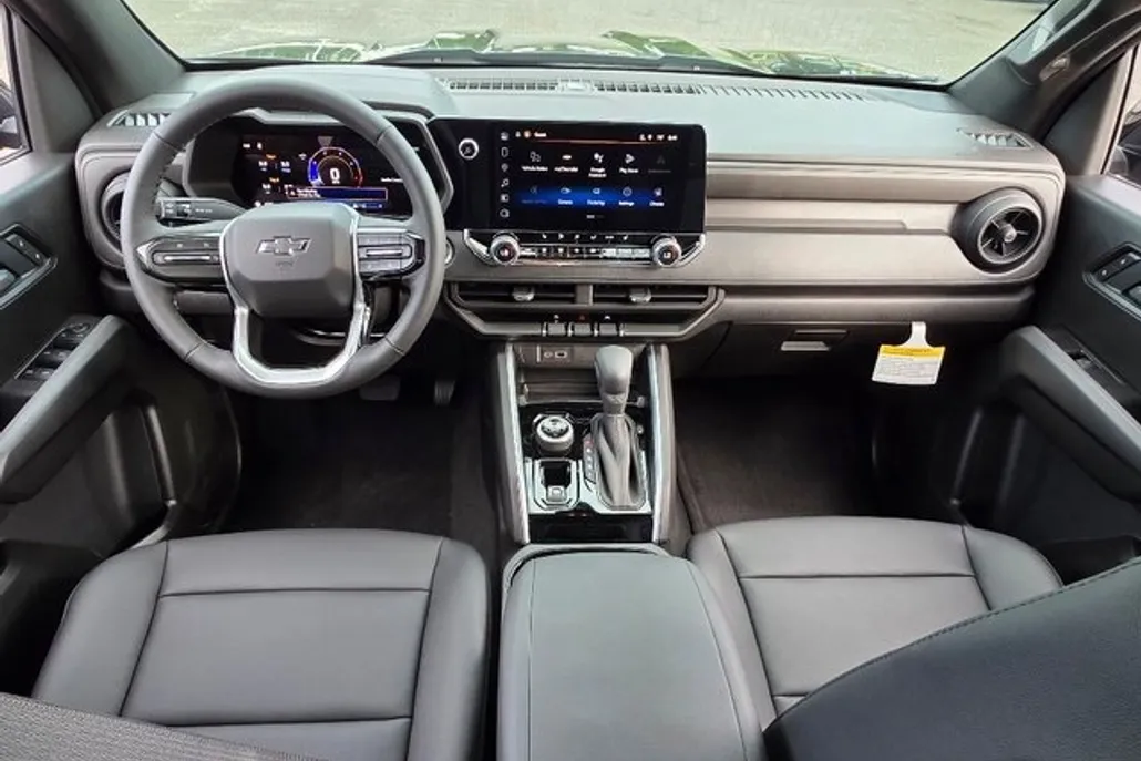 2026 Chevrolet Colorado Trail Boss photo 1