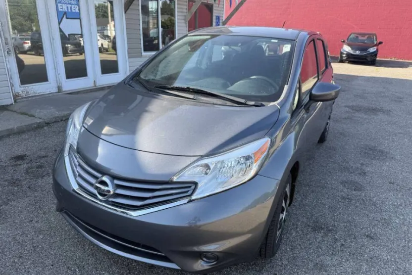 2016 Nissan Versa Note S photo 1