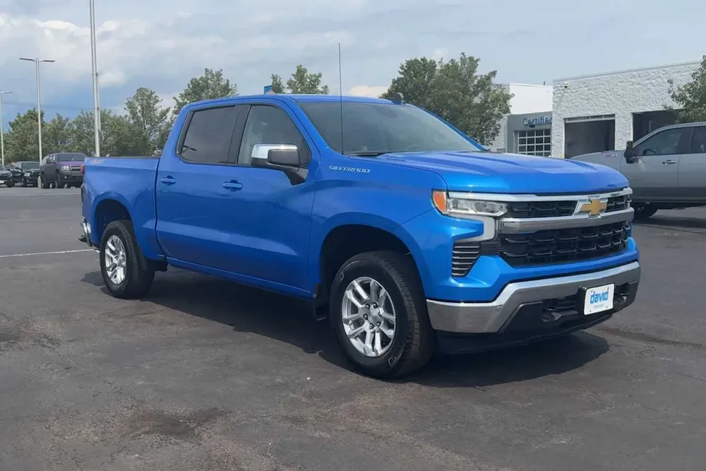 2026 Chevrolet Silverado 1500 LT photo 1
