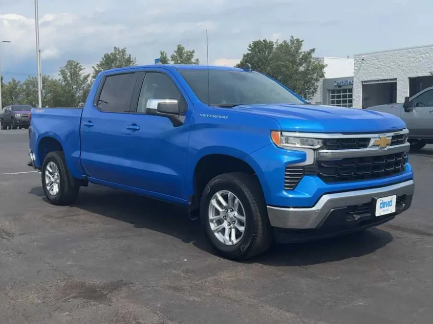 2026 Chevrolet Silverado 1500 LT photo 1