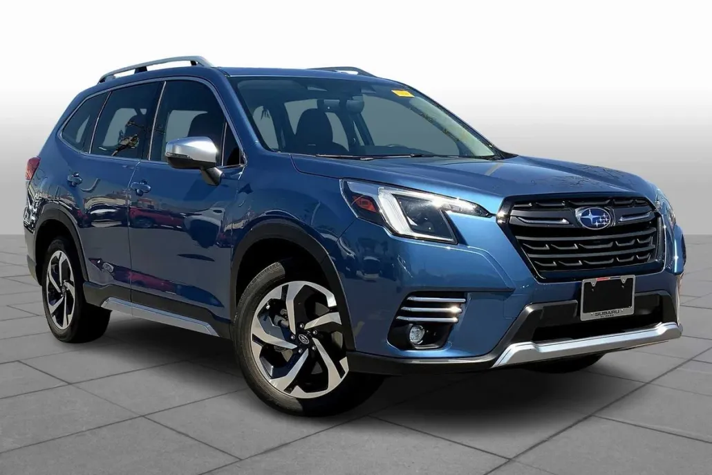 2023 Subaru Forester Touring photo 1