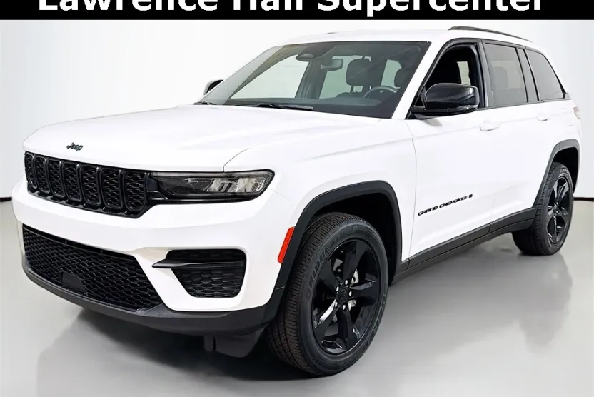 2023 Jeep Grand Cherokee Laredo photo 1