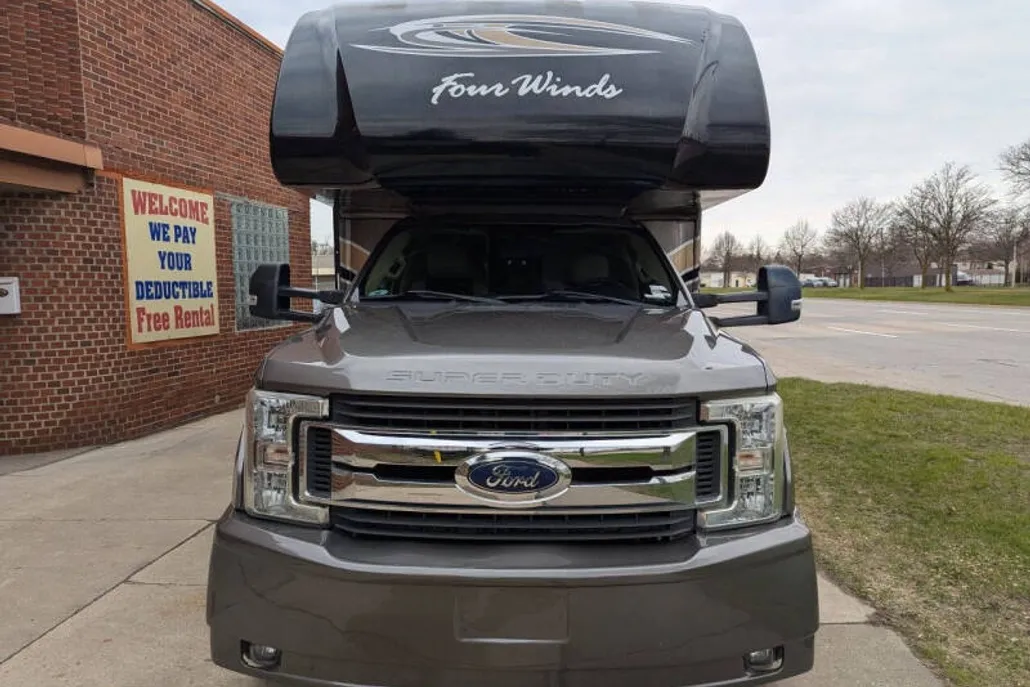 2017 Ford F-550 photo 1