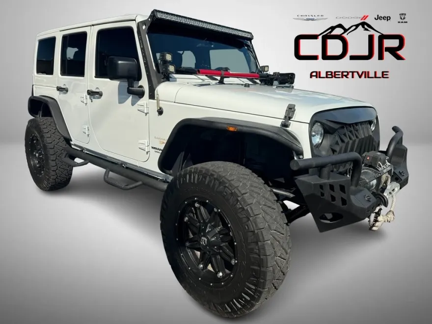 2015 Jeep Wrangler Unlimited Sahara photo 1