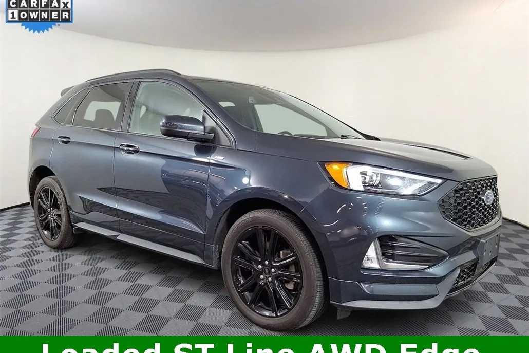 2022 Ford Edge Titanium photo 1