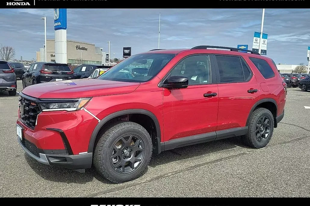2025 Honda Pilot TrailSport photo 1