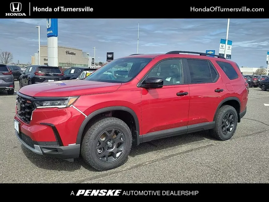 2025 Honda Pilot TrailSport photo 1
