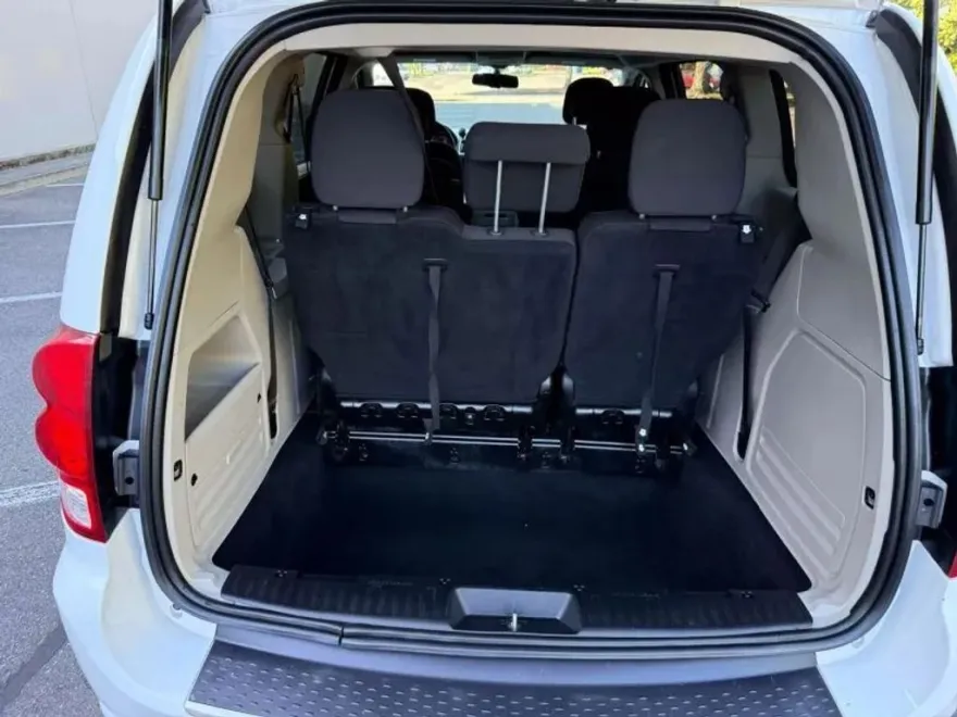 2018 Dodge Grand Caravan SE photo 1