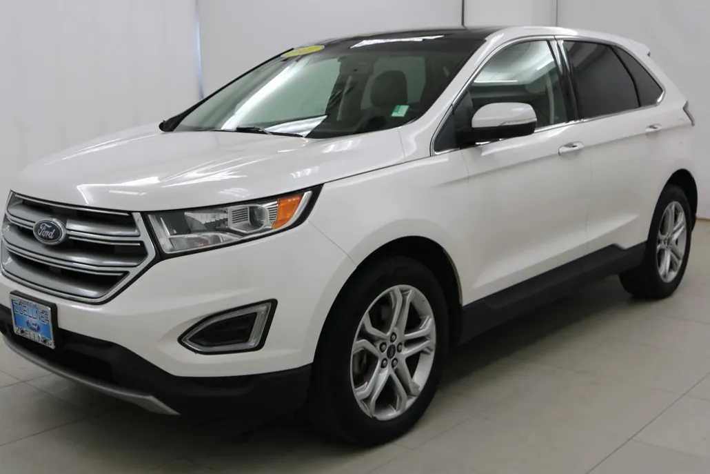 2017 Ford Edge Titanium photo 1