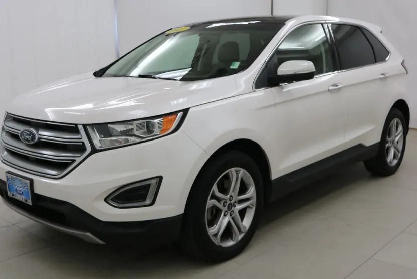2017 Ford Edge Titanium photo 1