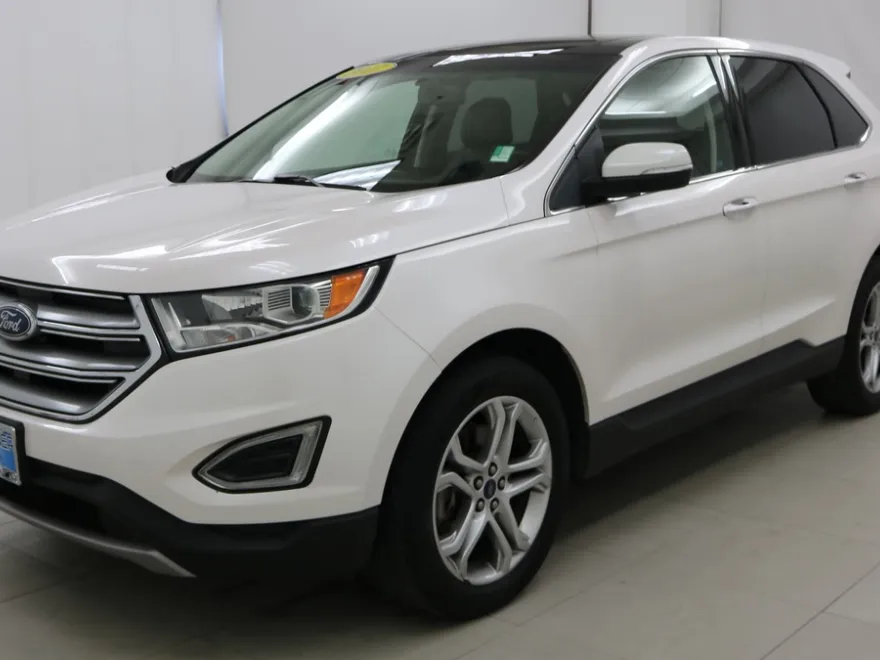 2017 Ford Edge Titanium photo 1
