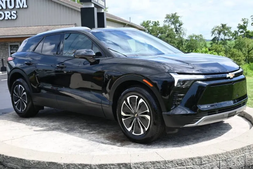 2024 Chevrolet Blazer EV 2LT photo 1