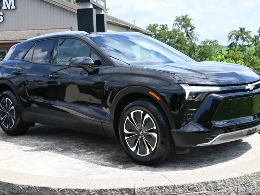 2024 Chevrolet Blazer EV 2LT photo 1