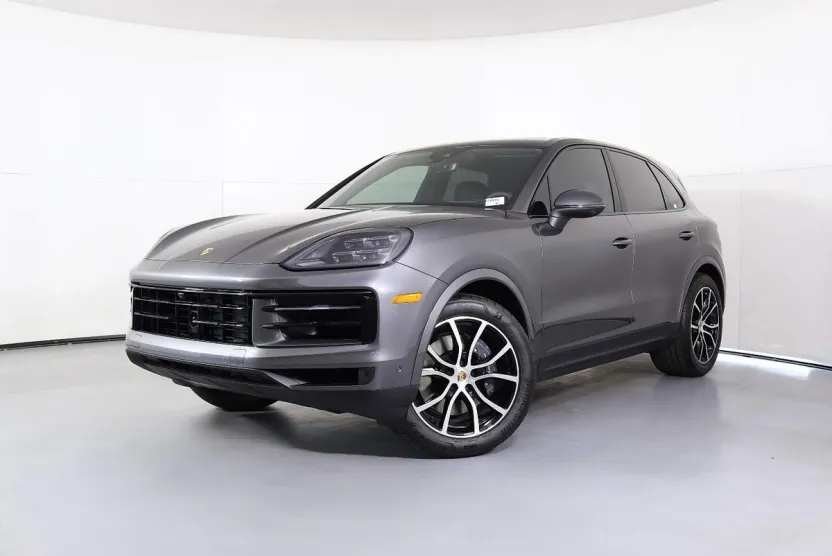 2025 Porsche Cayenne photo 1