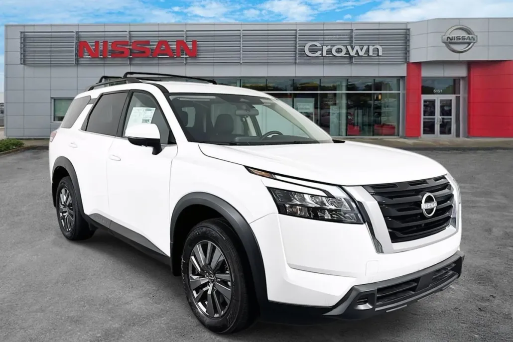 2025 Nissan Pathfinder SV photo 1