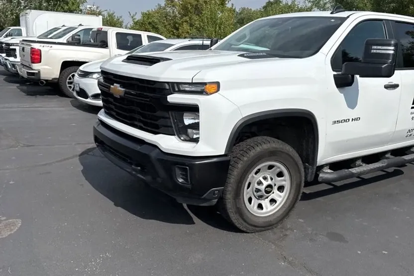 2024 Chevrolet Silverado 3500HD photo 1