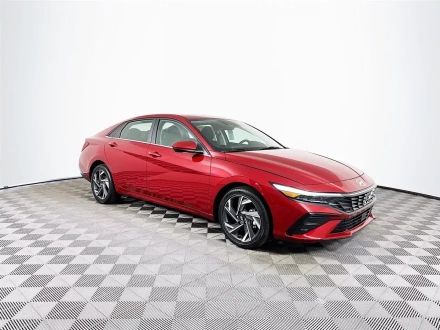 2025 Hyundai Elantra SEL Convenience photo 1