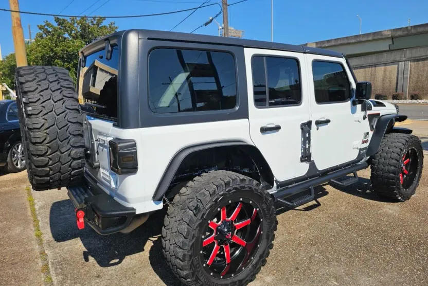 2018 Jeep Wrangler Unlimited Sport photo 1