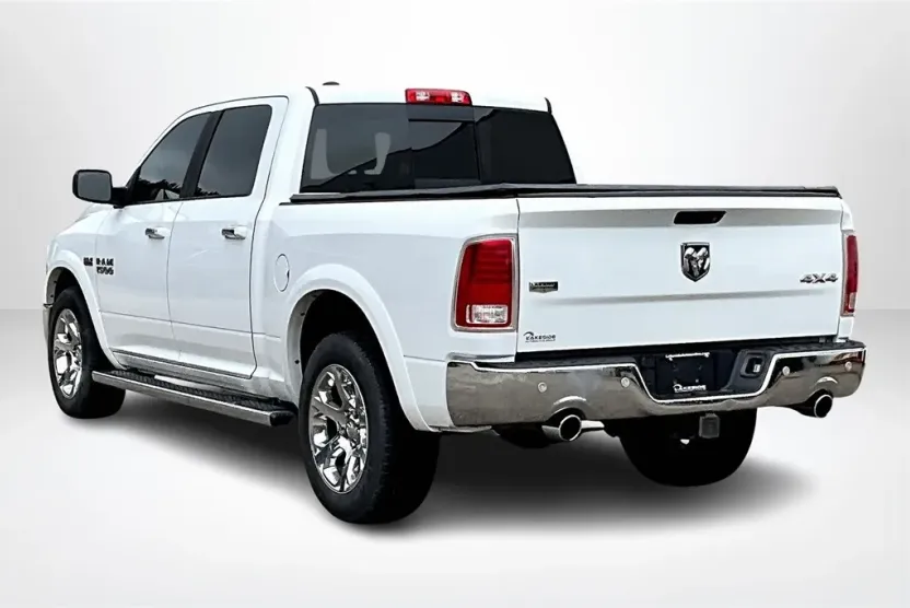 2016 Ram 1500 Laramie photo 1
