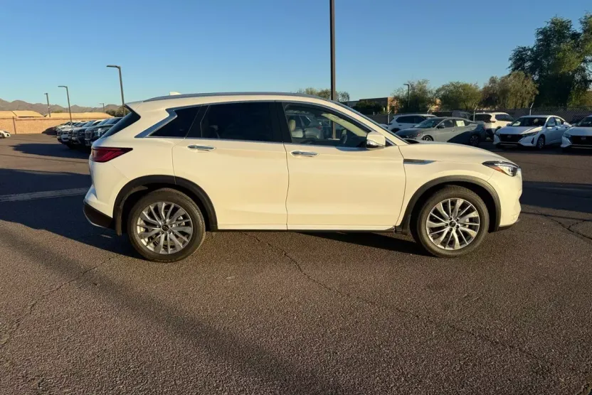 2024 Infiniti QX50 Luxe photo 1