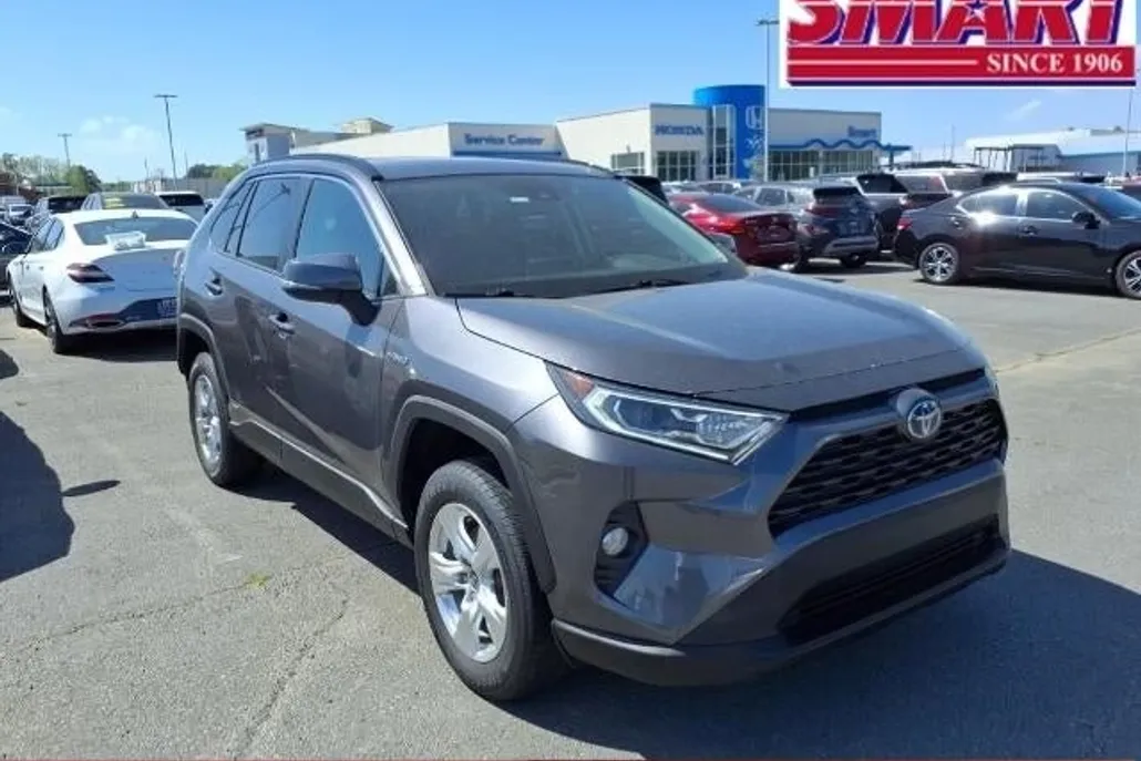 2021 Toyota RAV4 Hybrid XLE photo 1