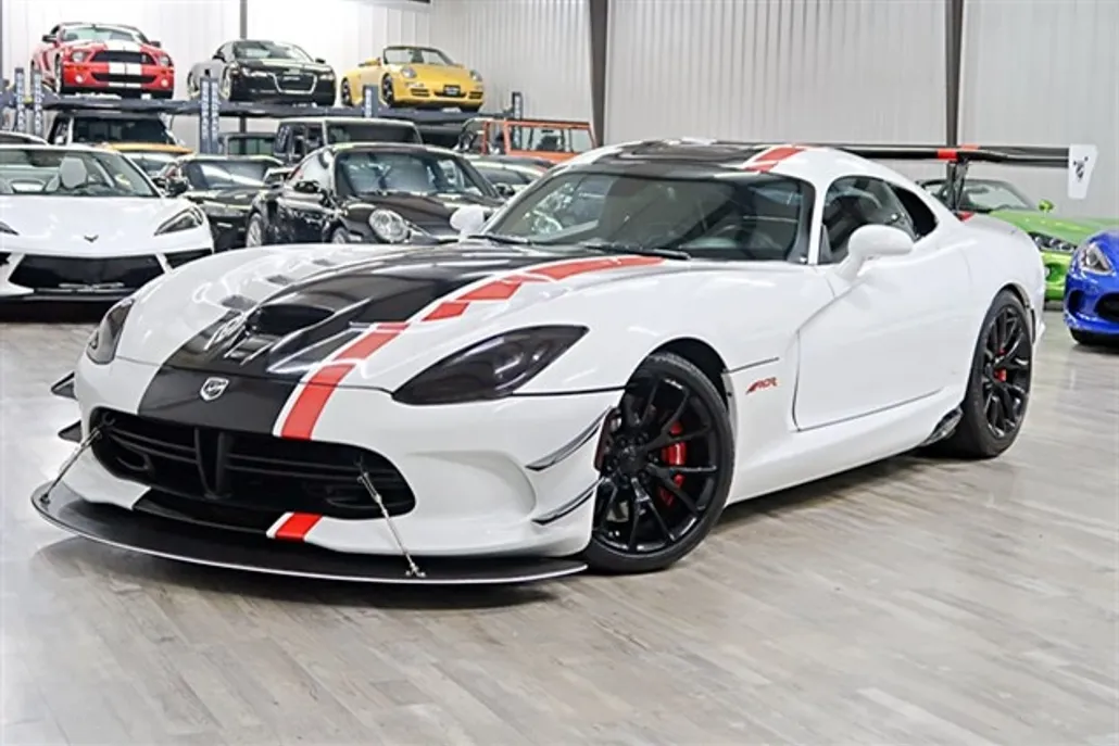2015 Dodge Viper GTS photo 1