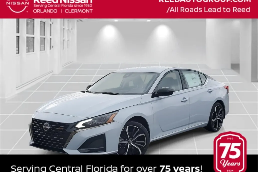 2025 Nissan Altima SR photo 1