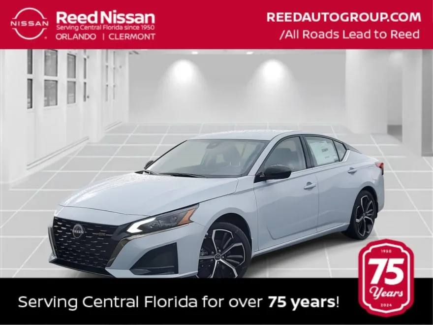 2025 Nissan Altima SR photo 1