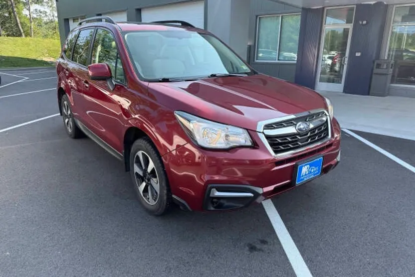 2018 Subaru Forester Premium photo 1