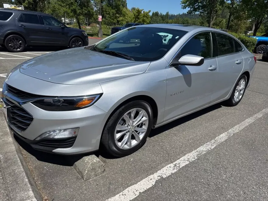 2022 Chevrolet Malibu 1LT photo 1