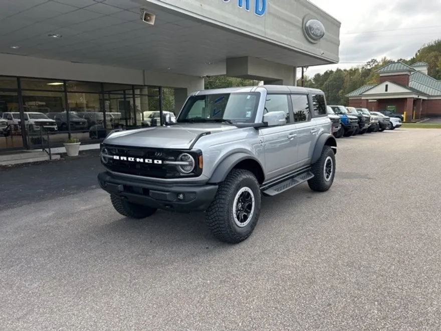 2024 Ford Bronco Outer Banks photo 1