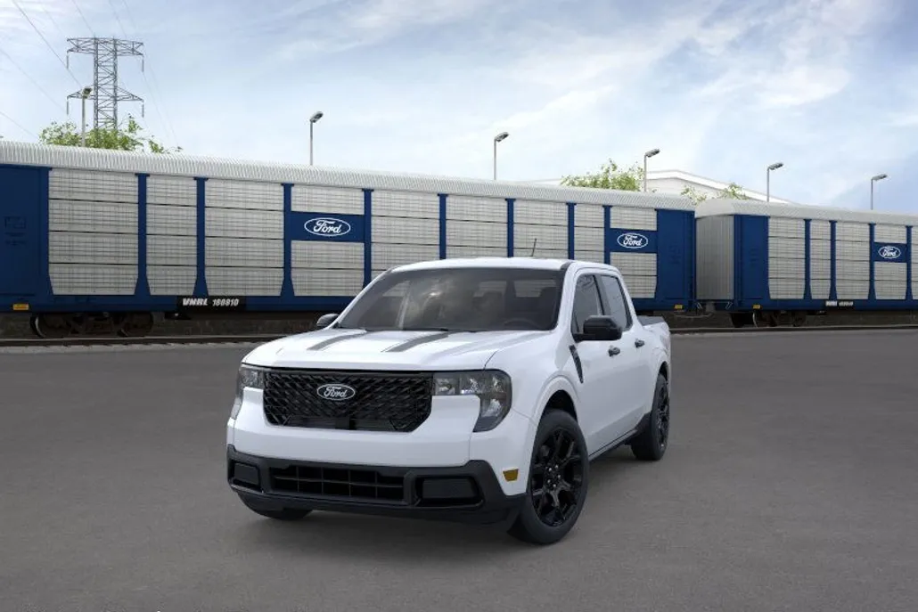2025 Ford Maverick XLT photo 1