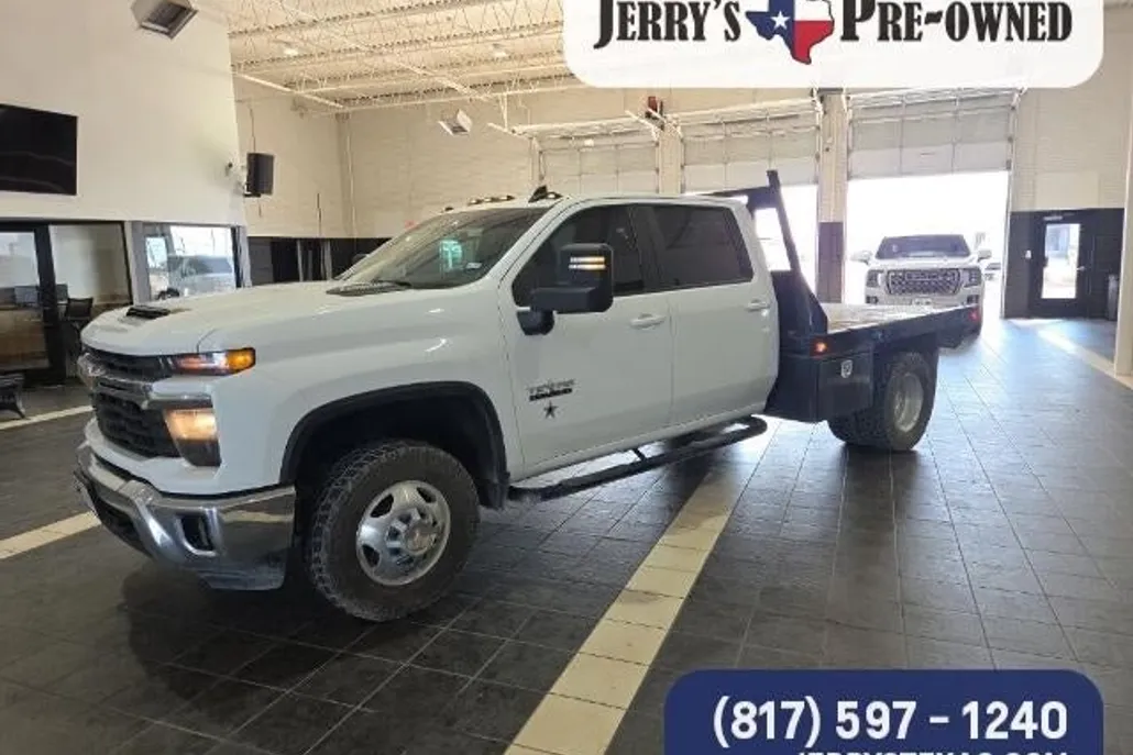 2024 Chevrolet Silverado 3500HD LT photo 1