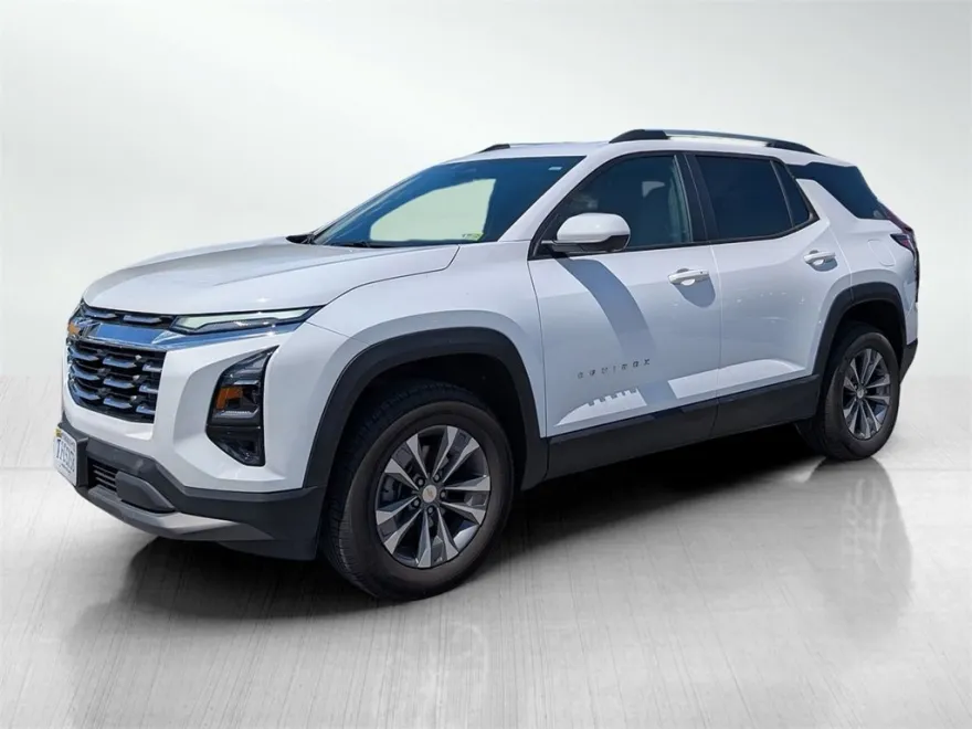 2025 Chevrolet Equinox LT photo 1